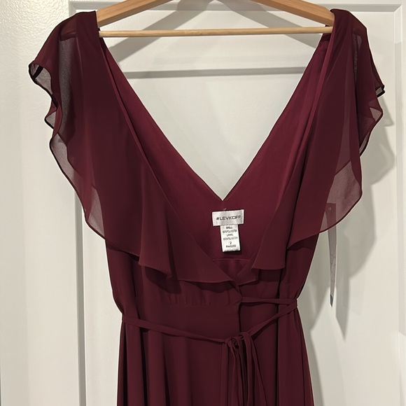 Bill Levkoff chiffon a-line gown with ruffled v-neck top and back wrap. Size 2 - Picture 3 of 7